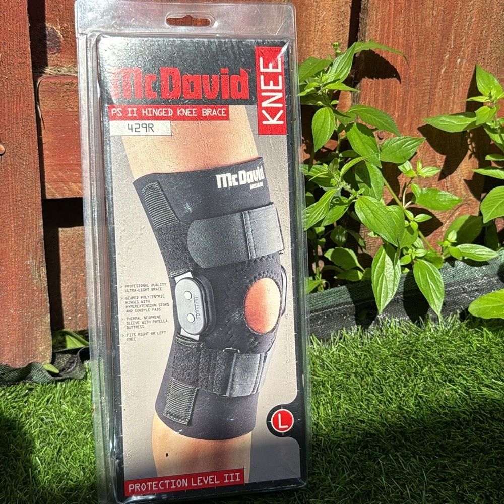 McDavid Black Knee Brace